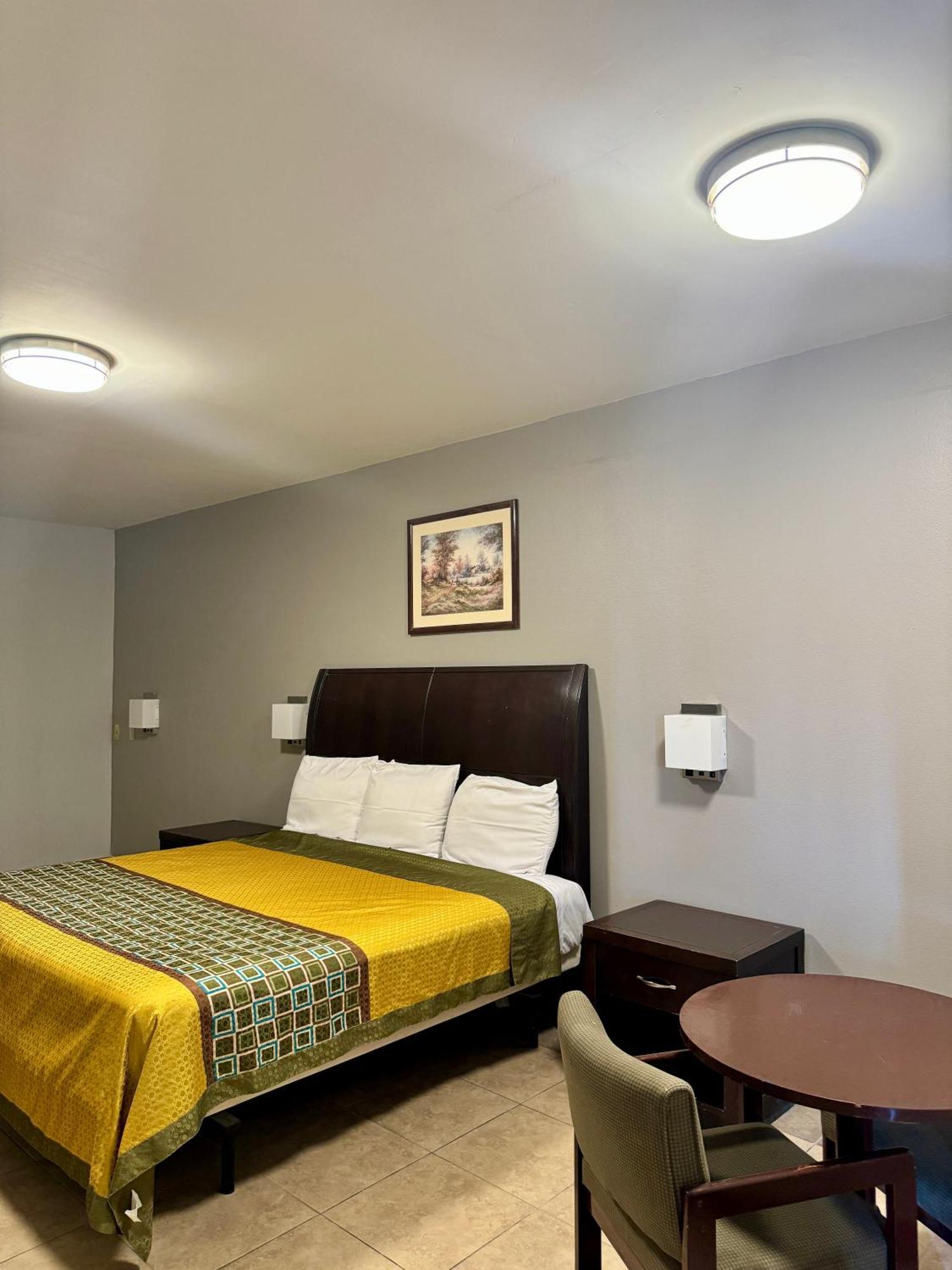 Texas Inn And Suites City Center At University Dr. Edinburg Exteriér fotografie