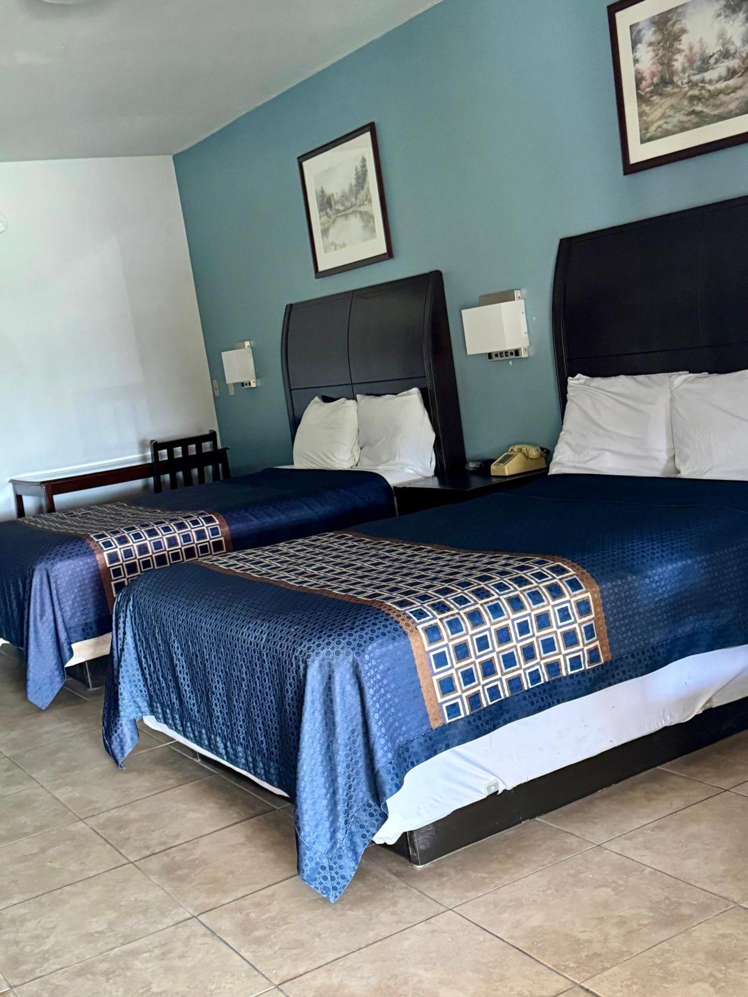 Texas Inn And Suites City Center At University Dr. Edinburg Exteriér fotografie