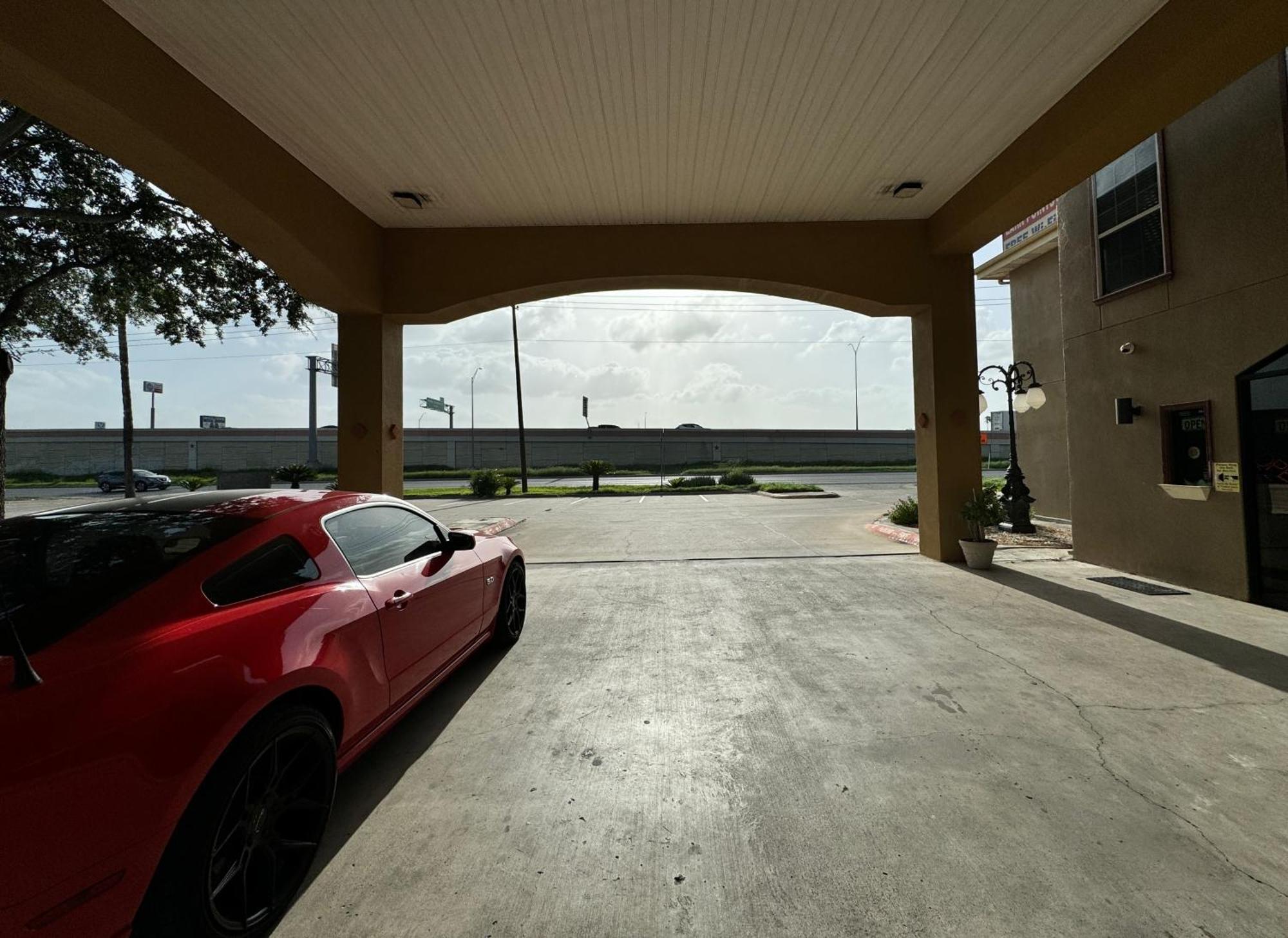 Texas Inn And Suites City Center At University Dr. Edinburg Exteriér fotografie