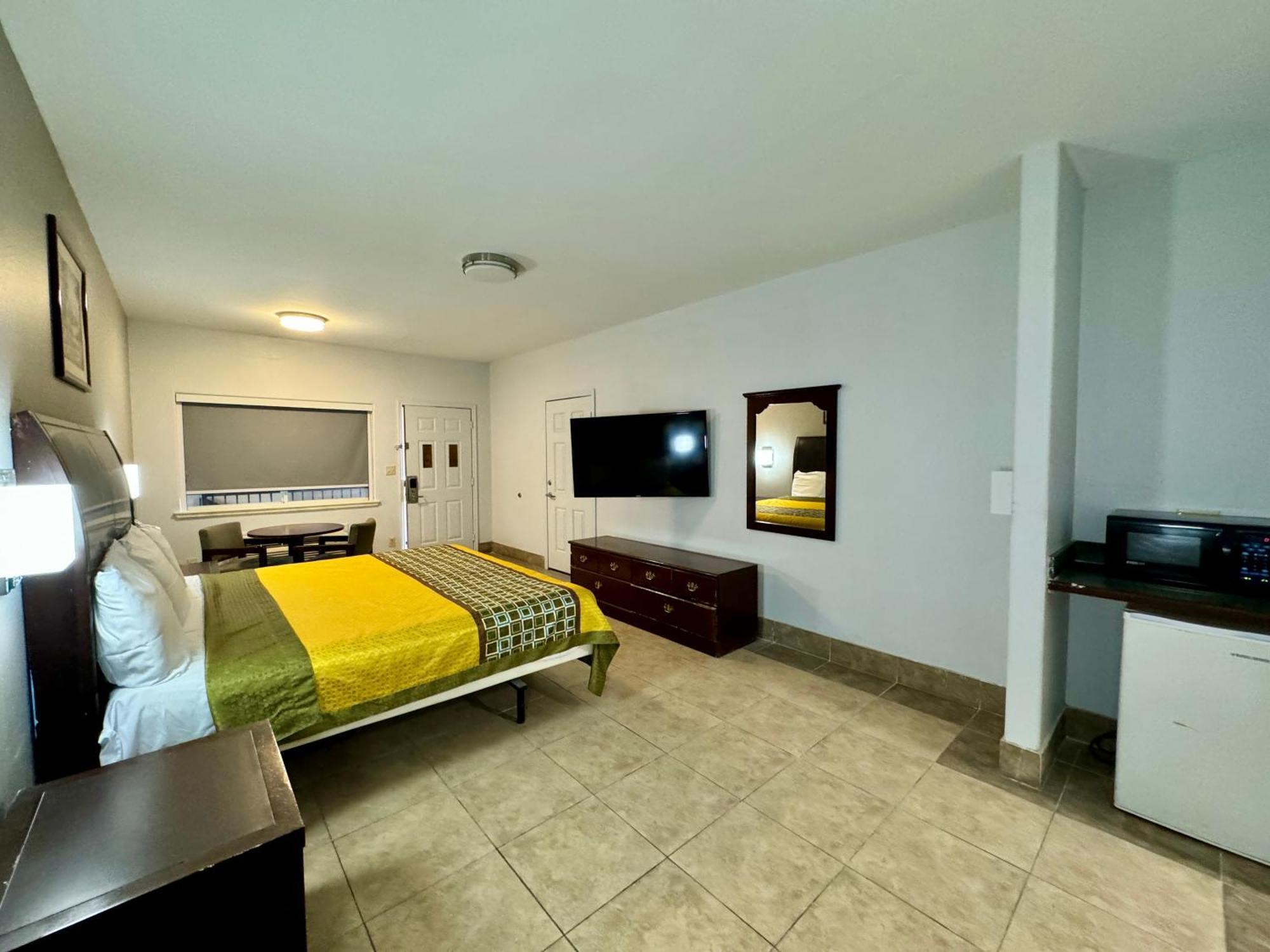 Texas Inn And Suites City Center At University Dr. Edinburg Exteriér fotografie