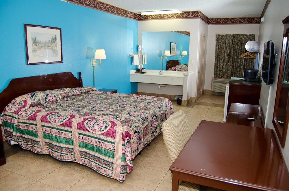 Texas Inn And Suites City Center At University Dr. Edinburg Exteriér fotografie