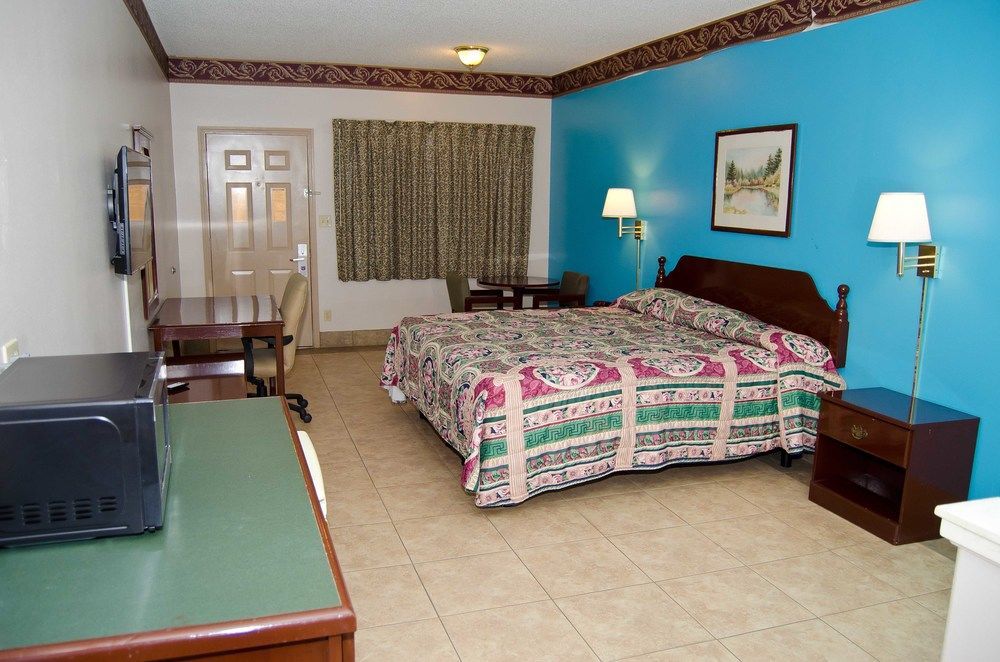 Texas Inn And Suites City Center At University Dr. Edinburg Exteriér fotografie