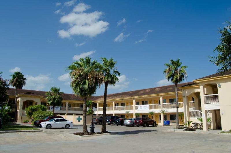 Texas Inn And Suites City Center At University Dr. Edinburg Exteriér fotografie
