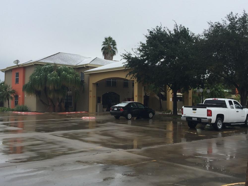 Texas Inn And Suites City Center At University Dr. Edinburg Exteriér fotografie