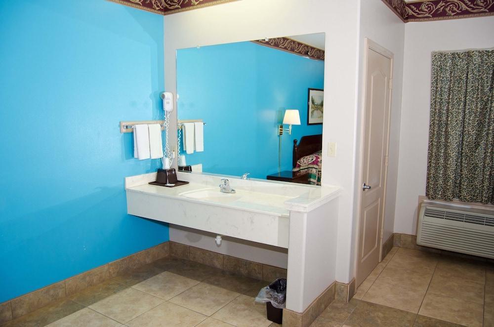Texas Inn And Suites City Center At University Dr. Edinburg Exteriér fotografie
